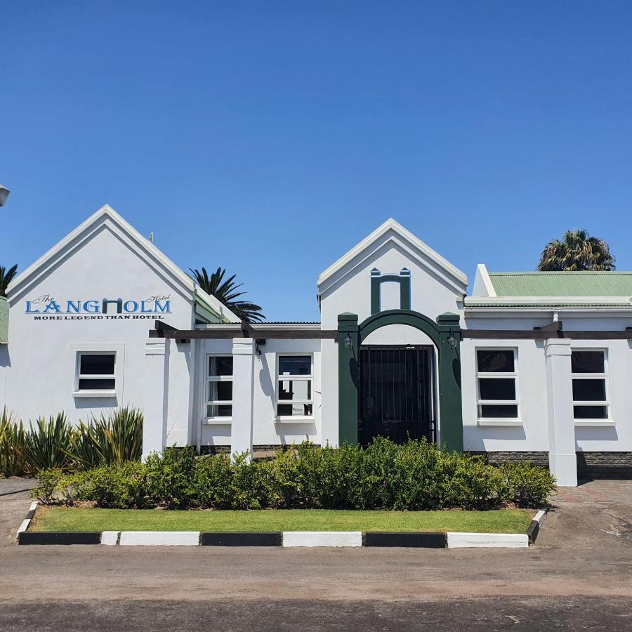 Langholm Hotel Уолфиш Бей Екстериор снимка